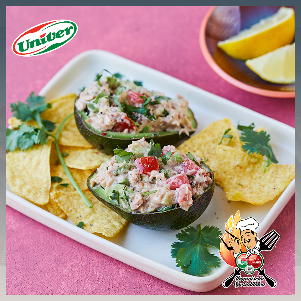 "UNIVER" Avocado-Thunfischsalat serviert in Avocado