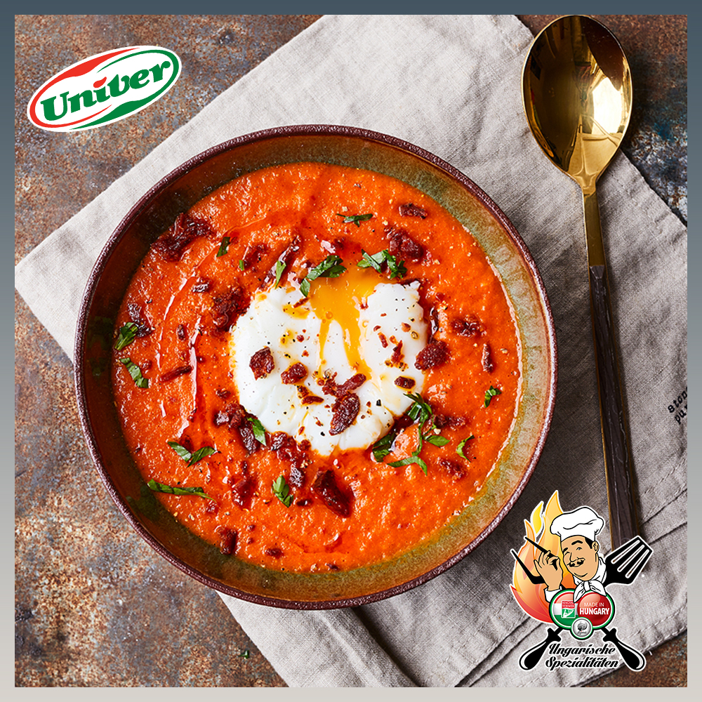 "UNIVER" Lecsó Cremesuppe - mit pochiertem Ei - Wurstkrümel